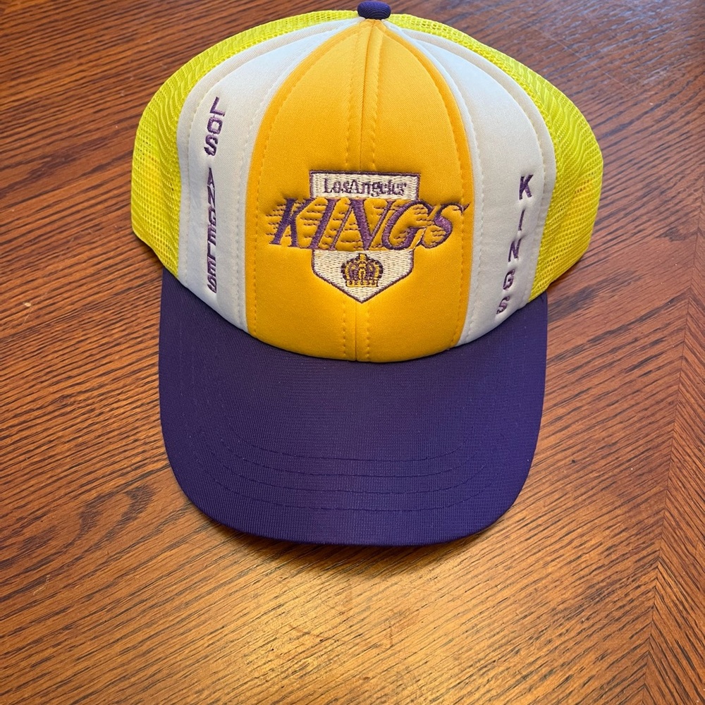 Vintage Los Angeles Kings NHL Trucker Snapback